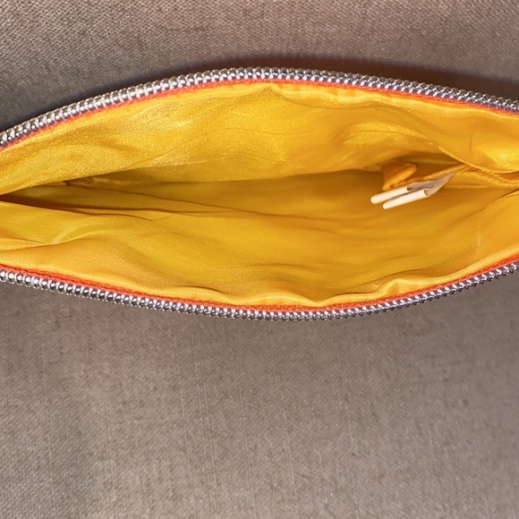 Shiseido Cosmetics Bag - Picture 3 of 3